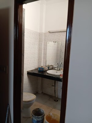 Bathroom in 5 BHK Independent House at RWA Apartments Sector 41, Sector 41 – for Sale