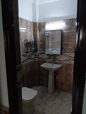 Bathroom in 5 BHK Independent House at RWA Apartments Sector 41, Sector 41 – for Sale