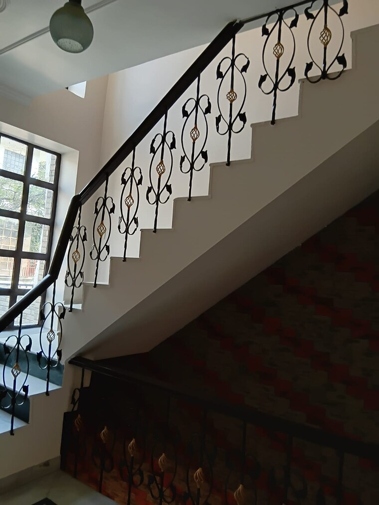 Balcony, rwa-apartments-sector-41 5 Bedroom 100 Sq.Mt. Independent House In Sector 41 Noida 9272421