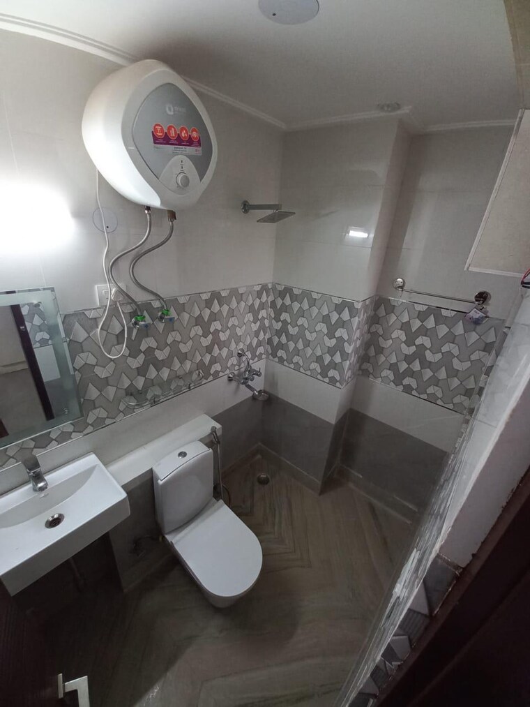 Team Area, sector 56 1.5 Bedroom 500 Sq.Ft. Builder Floor In Sector 56 Gurgaon 9272429