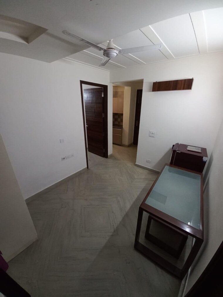 Room, sector 56 1.5 Bedroom 500 Sq.Ft. Builder Floor In Sector 56 Gurgaon 9272429