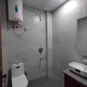 Bathroom in 2 BHK Builder Floor at SS Plaza Gurgaon, Mayfield Garden – for Rent