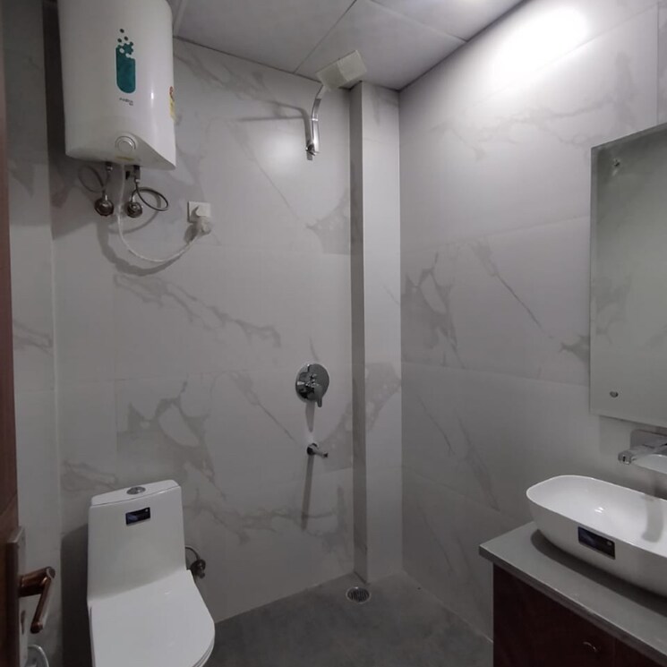 Bathroom, ss-plaza-gurgaon 2 Bedroom 1800 Sq.Ft. Builder Floor In Mayfield Garden Gurgaon 9272432