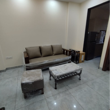 Living Room in 2 BHK Builder Floor at SS Plaza Gurgaon, Mayfield Garden – for Rent