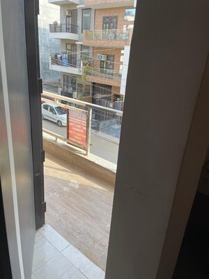 Balcony in 1 RK Builder Floor at Sector 52 – for Rent