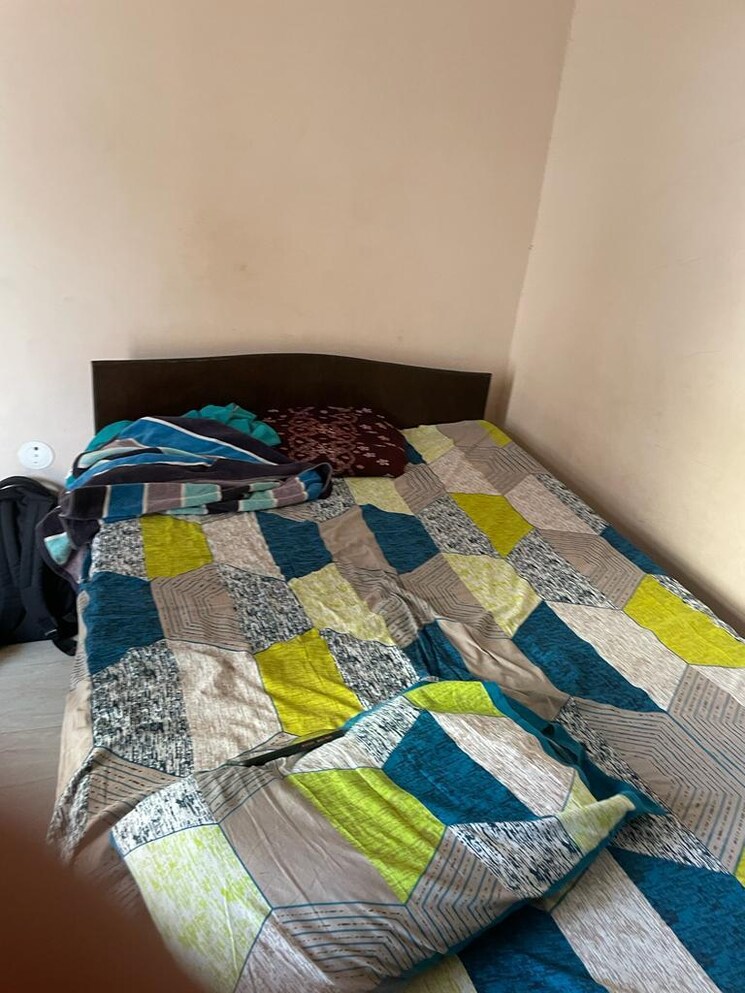 Bedroom, sector 52 1 RK 500 Sq.Ft. Builder Floor In Sector 52 Gurgaon 9272451