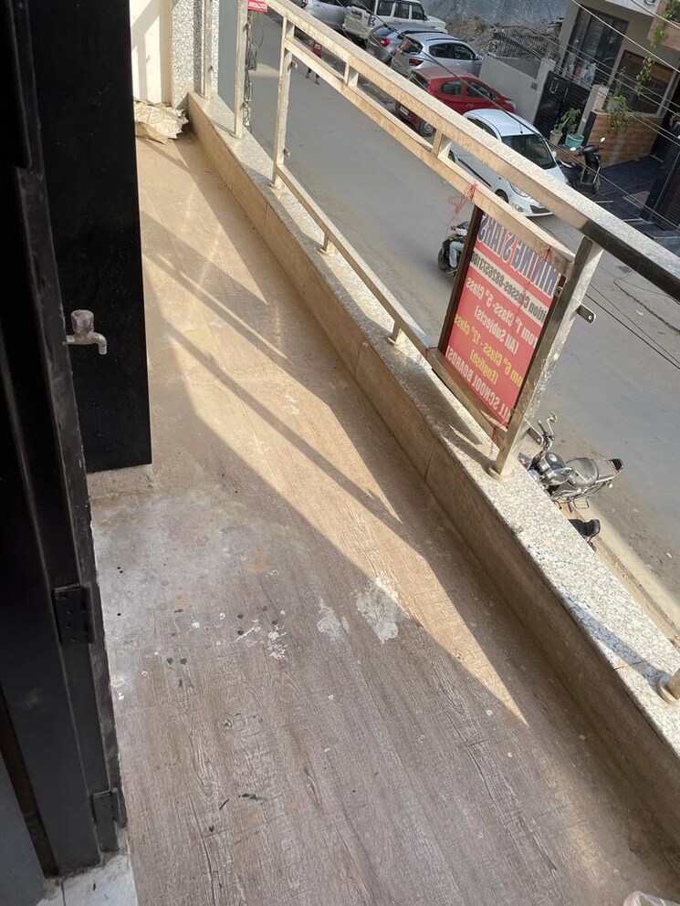 Balcony, sector 52 1 RK 500 Sq.Ft. Builder Floor In Sector 52 Gurgaon 9272451