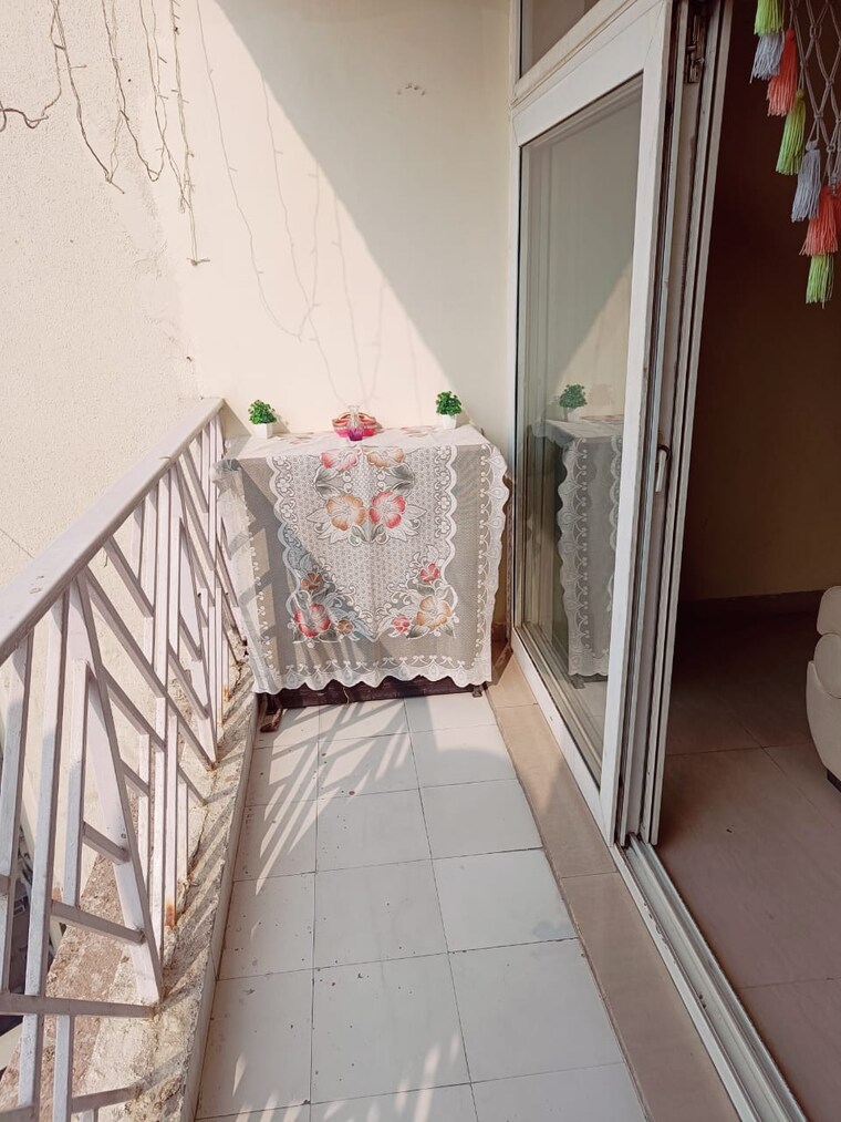 Balcony, amrapali-eden-park 3.5 Bedroom 1785 Sq.Mt. Apartment In Sector 50 Noida 9272456