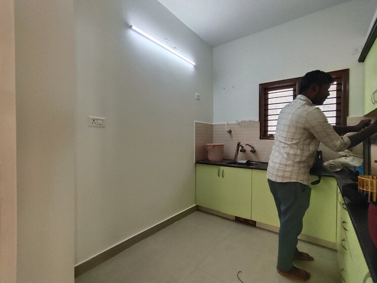 Room, hsr layout 2 Bedroom 1300 Sq.Ft. Independent House In Hsr Layout Bangalore 9272457