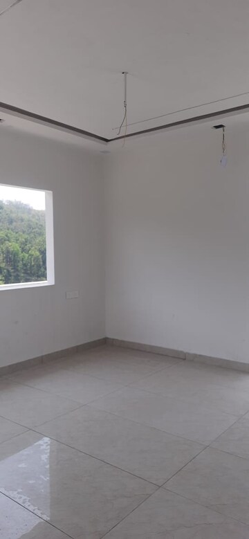 Room in 4 BHK Independent House at Sahastradhara Road – for Sale