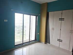 Room in 2 BHK Apartment at Kanakia Spaces Niharika, Manpada – for Rent