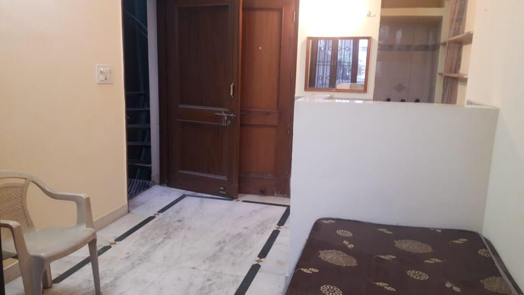1 Rk+ Extra Room Villa For Rent in RWA Apartments Sector 39