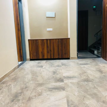 Room in 2.5 BHK Builder Floor at Sector 23a – for Rent
