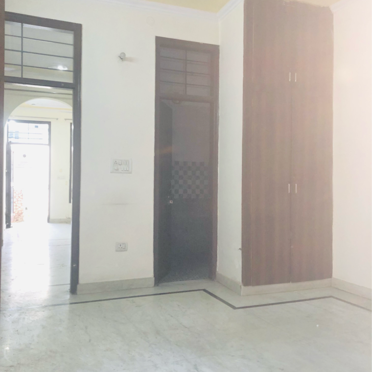 Room, sector 22b 2.5 Bedroom 1200 Sq.Ft. Villa In Sector 22b Gurgaon 9272720