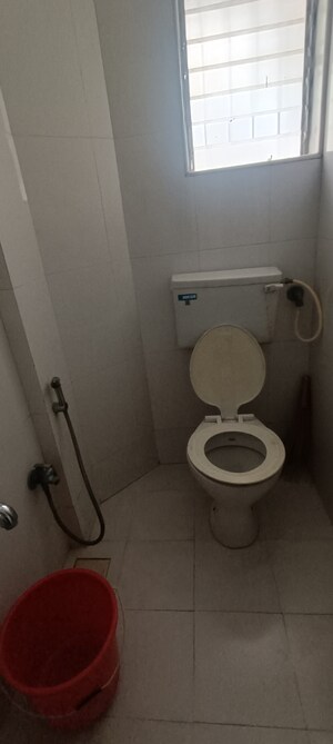 Bathroom in 2 BHK Apartment at Anita Accord, Kandivali East – for Rent