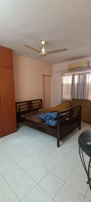 Bedroom in 2 BHK Apartment at Anita Accord, Kandivali East – for Rent