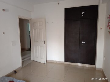 Room in 2 BHK Apartment at Amrapali Zodiac, Sector 120 – for Rent