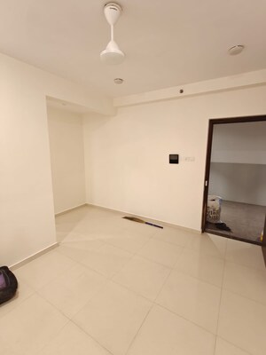 1 BHK Apartment For Sale in Lalani Velentine Apartment 1 Wing D, Malad East