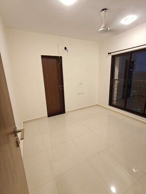 Room in 1 BHK Apartment at Lalani Velentine Apartment 1 Wing D, Malad East – for Sale