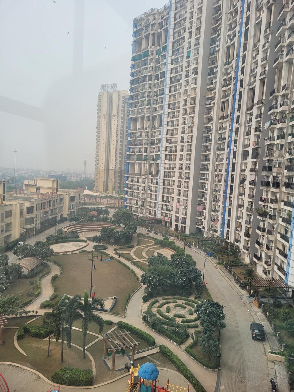 2 BHK 950 Sq.Ft. Apartment in Amrapali Zodiac