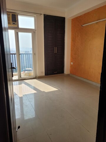 Room in 2 BHK Apartment at Amrapali Zodiac, Sector 120 – for Rent