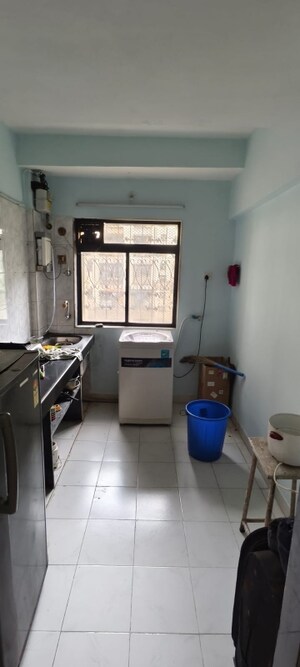 Team Area in 2 BHK Apartment at Dheeraj Darshan, Jogeshwari East – for Rent