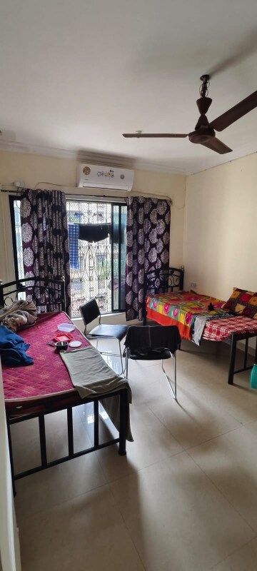 Team Area in 2 BHK Apartment at Dheeraj Darshan, Jogeshwari East – for Rent