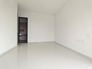Room in 2 BHK Apartment at Marathon Nexzone Atlas 1, New Panvel – for Sale