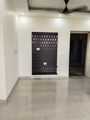 Room in 3 BHK Apartment at Unitech Uniworld Gardens 2, Sector 47 – for Rent