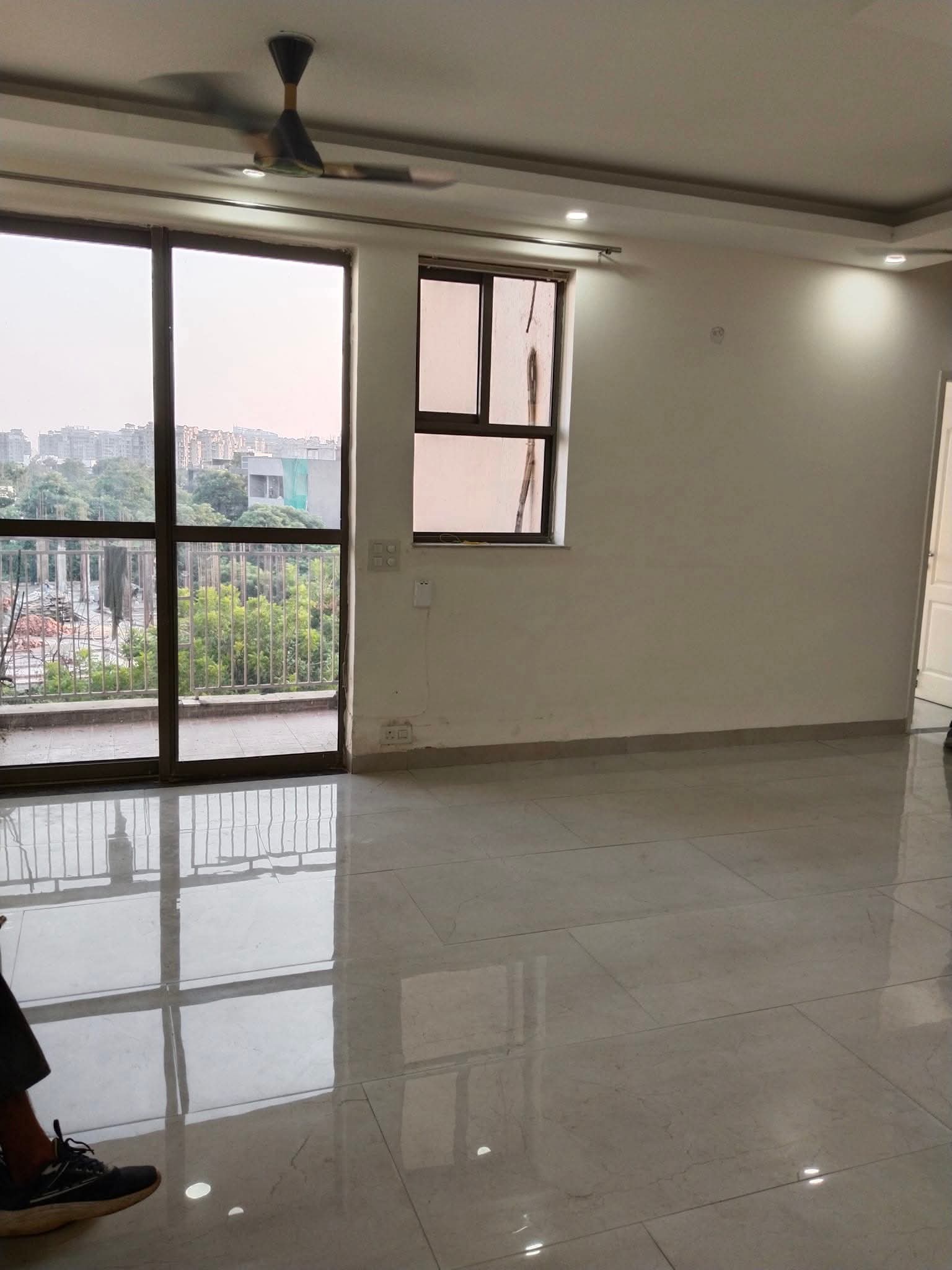3 BHK Apartment For Rent in Unitech Uniworld Gardens 2