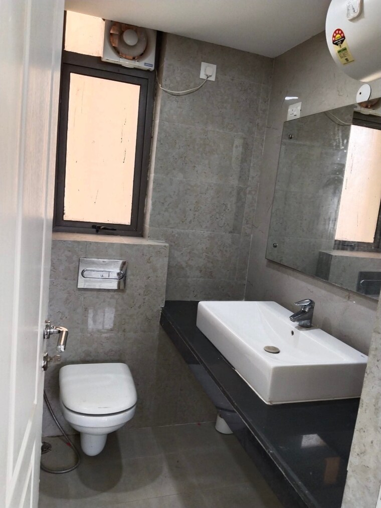 Bathroom, unitech-uniworld-gardens-2 3 Bedroom 1355 Sq.Ft. Apartment In Sector 47 Gurgaon 9272837