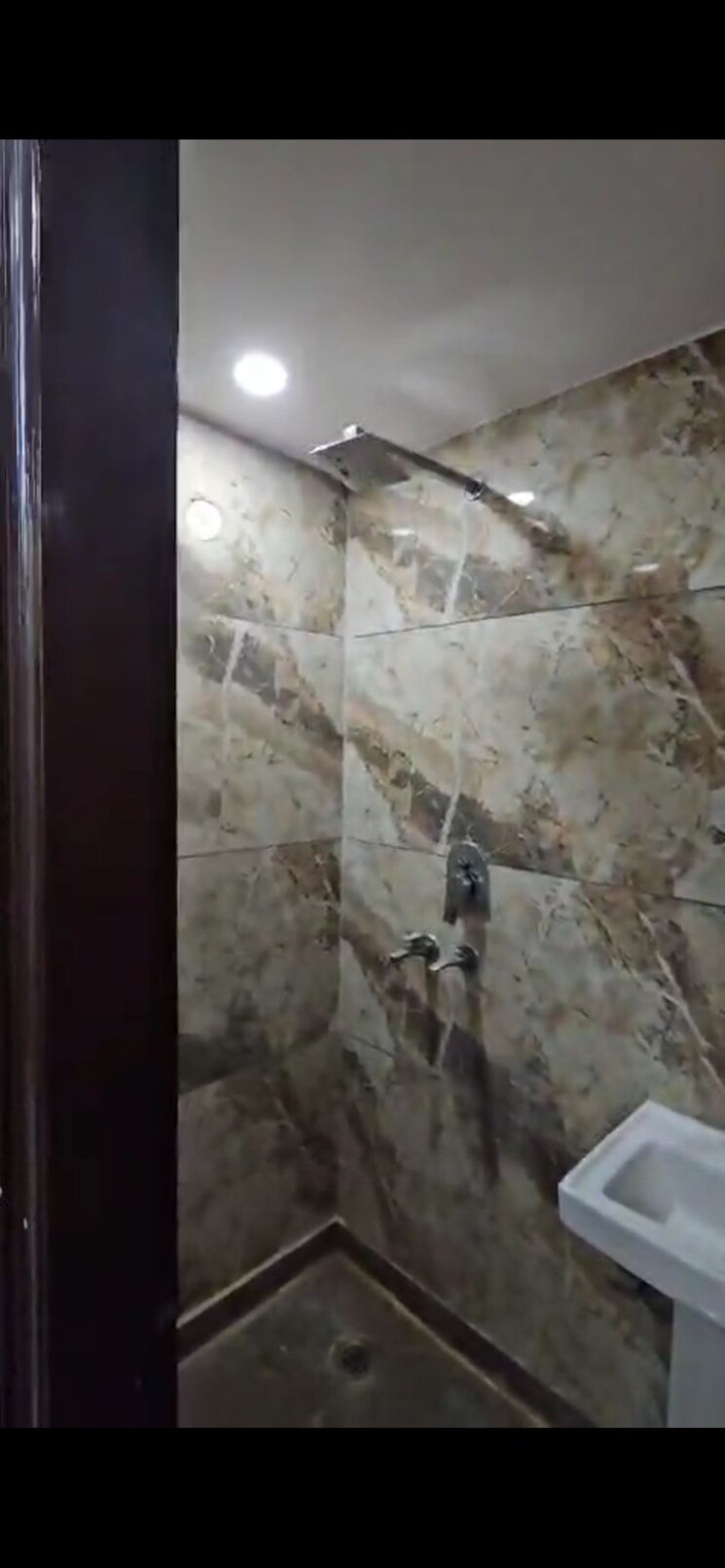Bathroom, uttam nagar 2 Bedroom 65 Sq.Yd. Builder Floor In Uttam Nagar Delhi 9272839