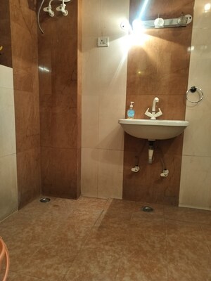 Furnished Amenities in 2 BHK Villa at Rail Vihar Sector 30, Sector 30 – for Rent