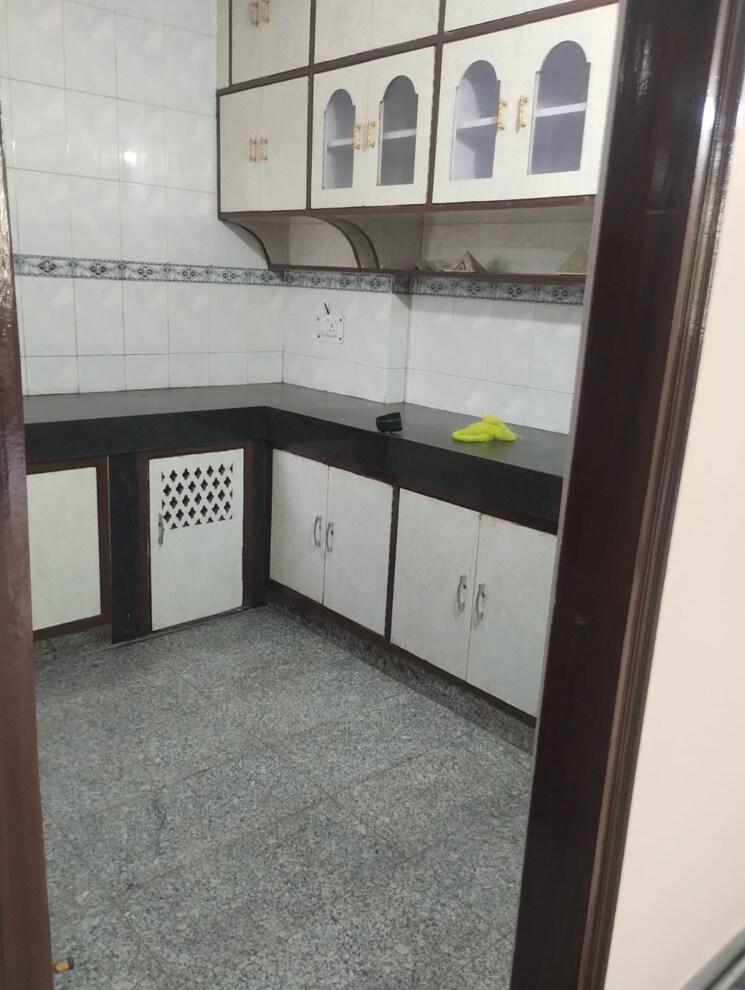 Kitchen, ip extension 3 Bedroom 1400 Sq.Ft. Apartment In Ip Extension Delhi 9272888