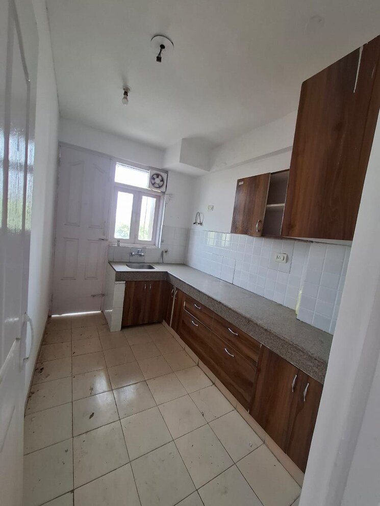 Kitchen, tulip-white 3 Bedroom 1326 Sq.Ft. Apartment In Sector 69 Gurgaon 9272902