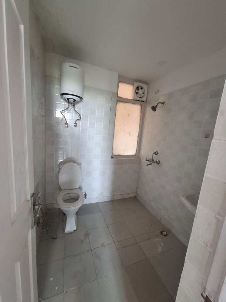 Bathroom, tulip-white 3 Bedroom 1326 Sq.Ft. Apartment In Sector 69 Gurgaon 9272902