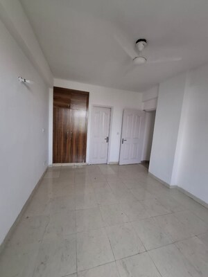 Room in 3 BHK Apartment at Tulip White, Sector 69 – for Rent