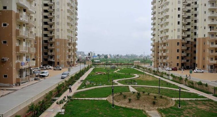 Exterior View, gulmohur-garden 5 Bedroom 3000 Sq.Ft. Apartment In Raj Nagar Extension Ghaziabad 9272903