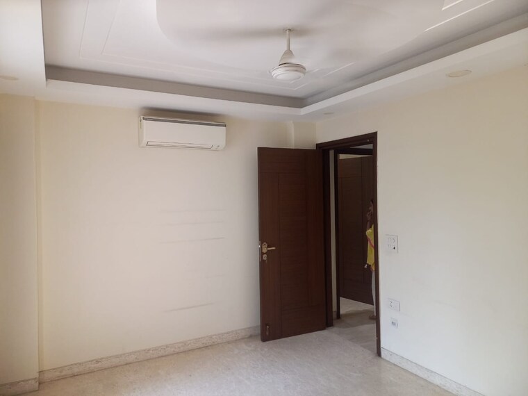 Room, greater kailash part 3 3 Bedroom 217 Sq.Yd. Builder Floor In Greater Kailash Part 3 Delhi 9272910