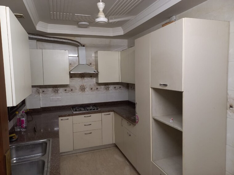 Kitchen, greater kailash part 3 3 Bedroom 217 Sq.Yd. Builder Floor In Greater Kailash Part 3 Delhi 9272910