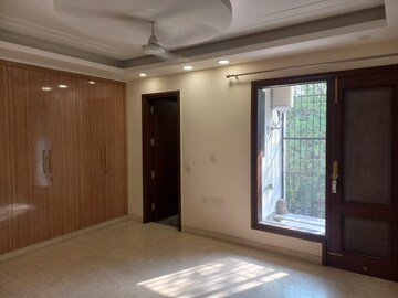 Room in 3 BHK Builder Floor at Greater Kailash Part 3 – for Rent
