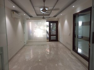 Room in 3 BHK Builder Floor at Greater Kailash Part 3 – for Rent