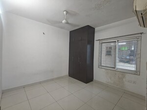 Room in 3 BHK Apartment at Rainbow Vistas, Hi Tech City – for Rent