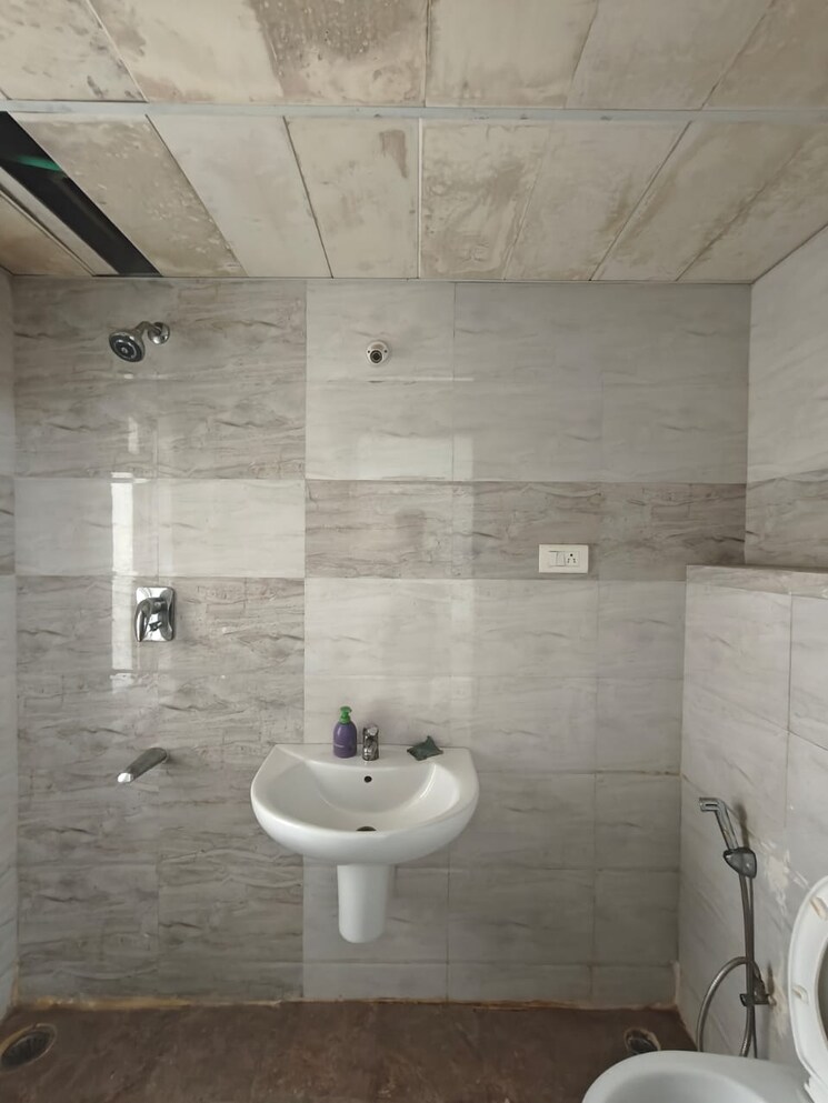 Bathroom, rainbow-vistas 3 Bedroom 2695 Sq.Ft. Apartment In Hi Tech City Hyderabad 9272969