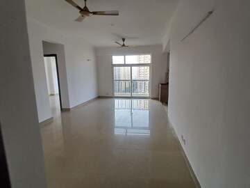 Room in 3 BHK Apartment at Amrapali Platinum, Sector 119 – for Rent