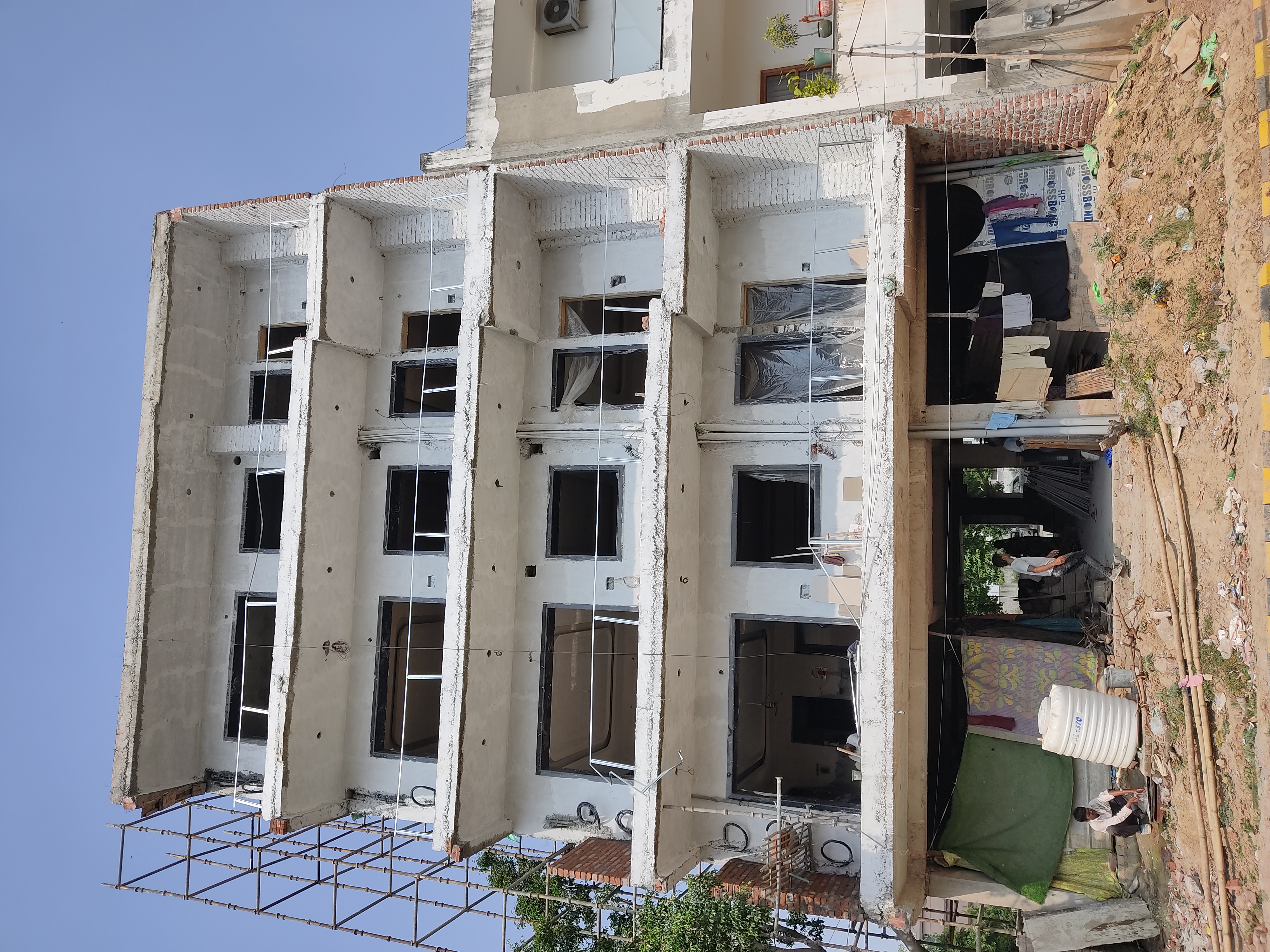 4 BHK + Pooja Room,Servant Room Builder Floor For Sale in Parklands