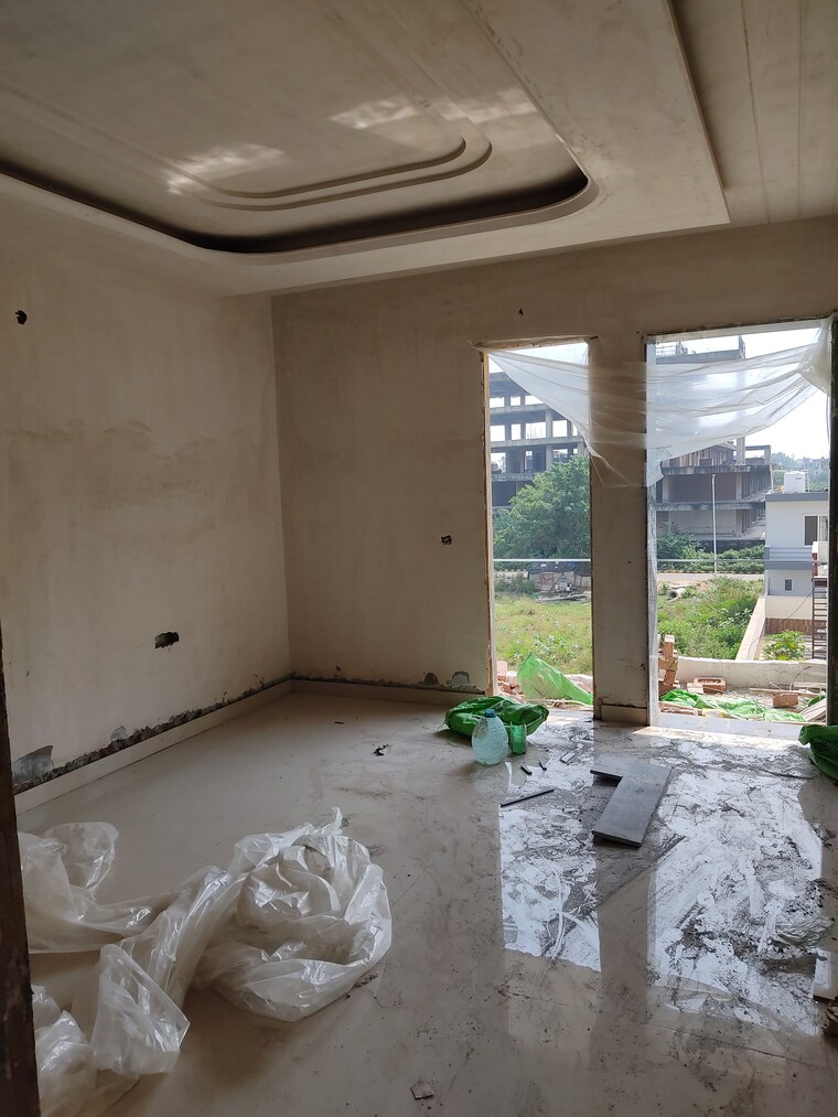 Room, parklands 4 Bedroom 300 Sq.Yd. Builder Floor In Sector 85 Faridabad 9272995