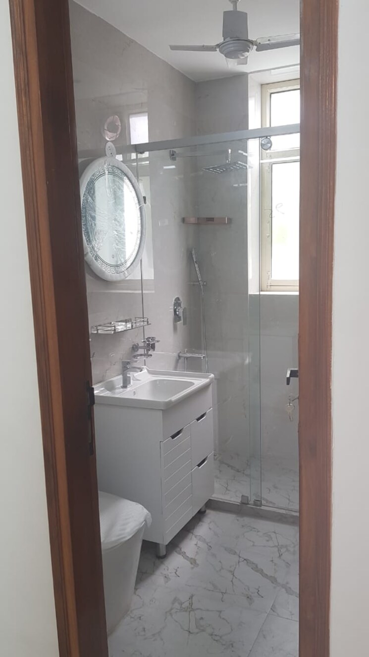 Bathroom, kalkaji 3 Bedroom 1800 Sq.Ft. Builder Floor In Kalkaji Delhi 9272994