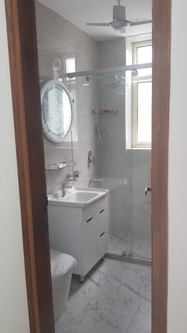 Bathroom, kalkaji 3 Bedroom 1800 Sq.Ft. Builder Floor In Kalkaji Delhi 9272994