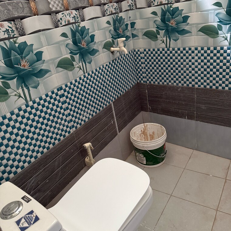 Team Area, avs-tower 1 RK 700 Sq.Ft. Builder Floor In Sector 73 Noida 9272993